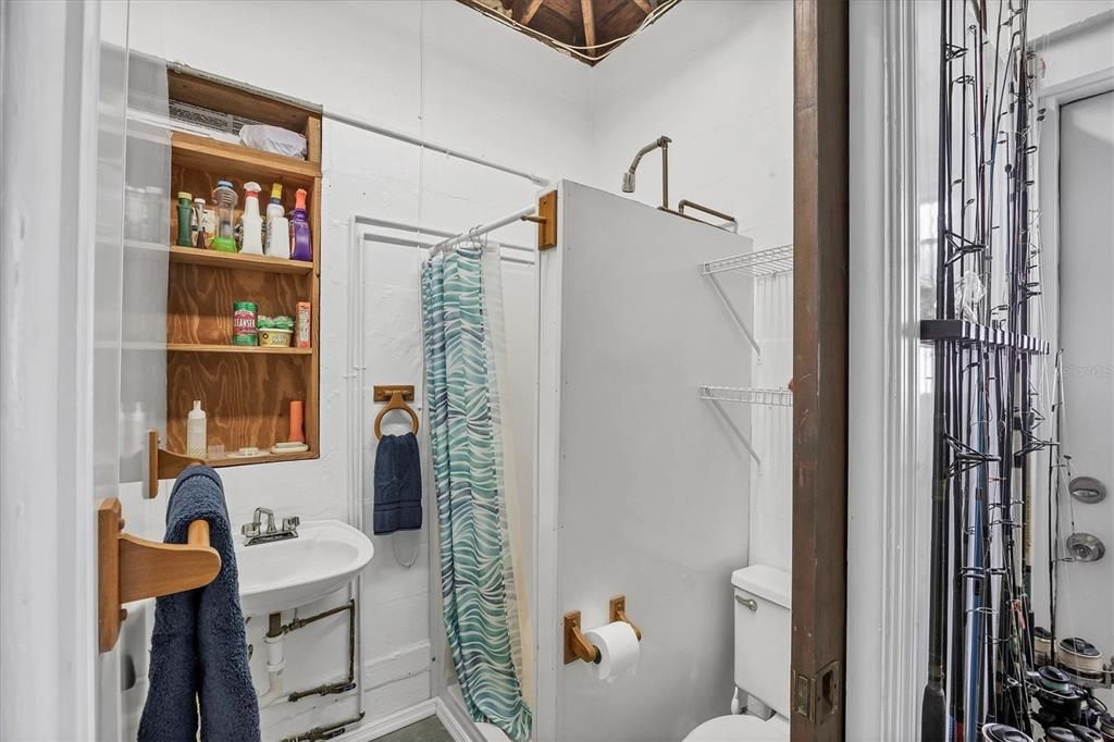 合同活跃: $598,000 (3 贝兹, 3 浴室, 1968 平方英尺)