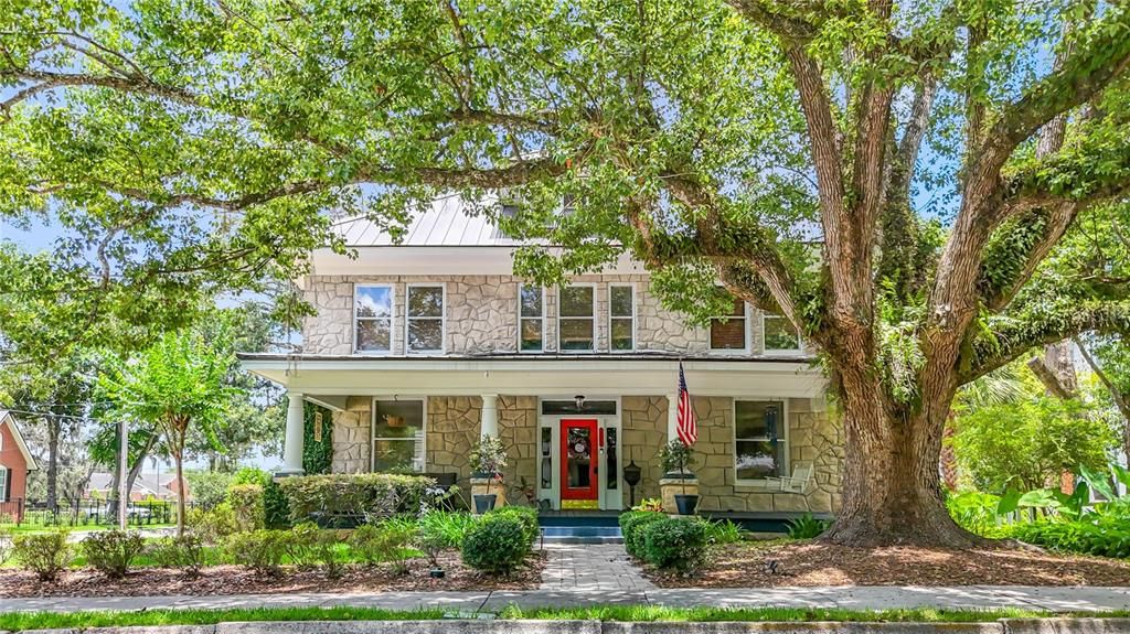 For Sale: $899,000 (4 beds, 3 baths, 2535 Square Feet)