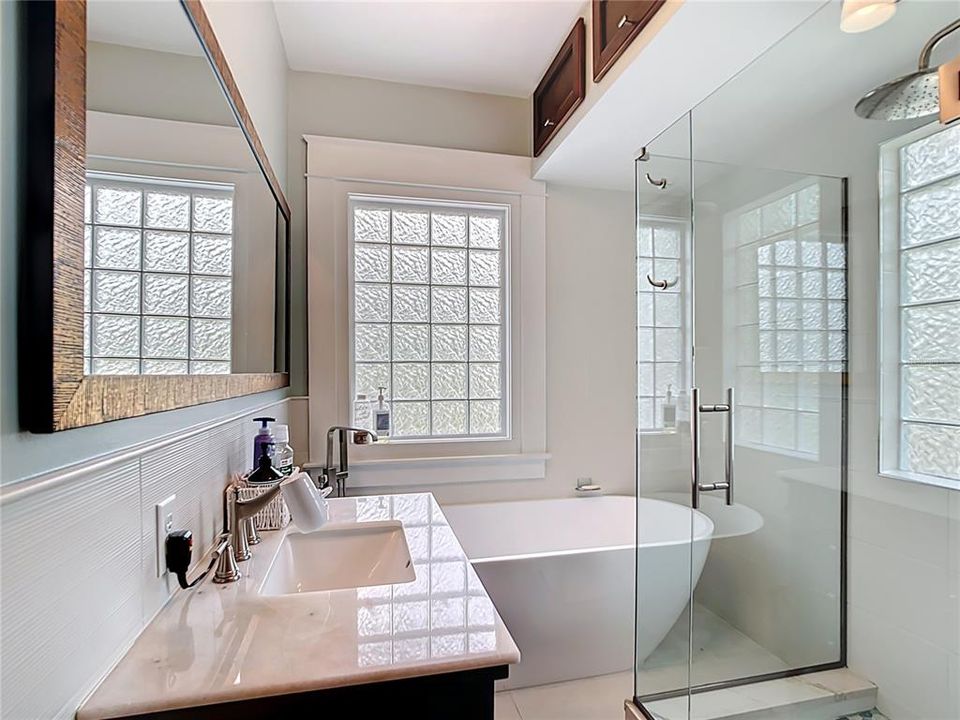 For Sale: $899,000 (4 beds, 3 baths, 2535 Square Feet)