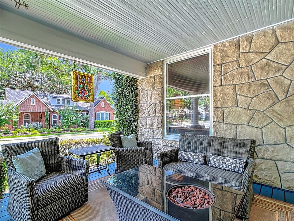 For Sale: $899,000 (4 beds, 3 baths, 2535 Square Feet)