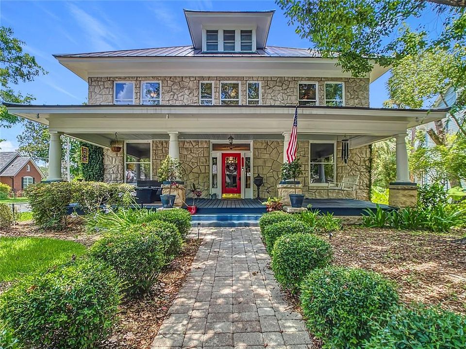 For Sale: $899,000 (4 beds, 3 baths, 2535 Square Feet)