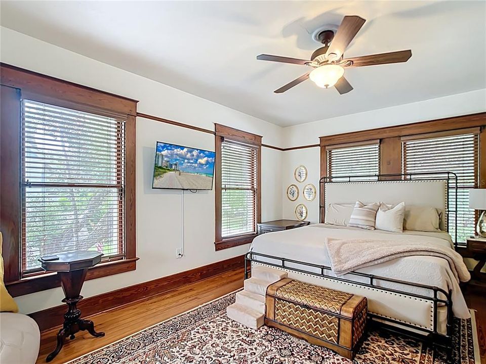 For Sale: $899,000 (4 beds, 3 baths, 2535 Square Feet)