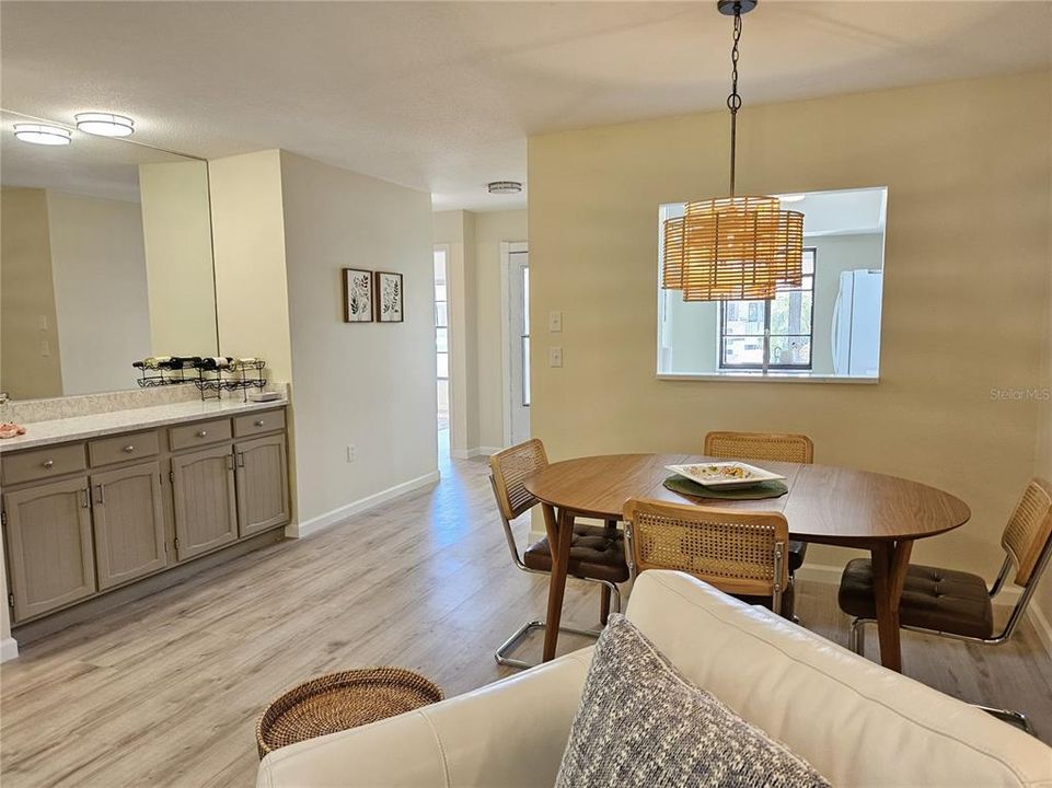 For Rent: $4,400 (2 beds, 2 baths, 1186 Square Feet)