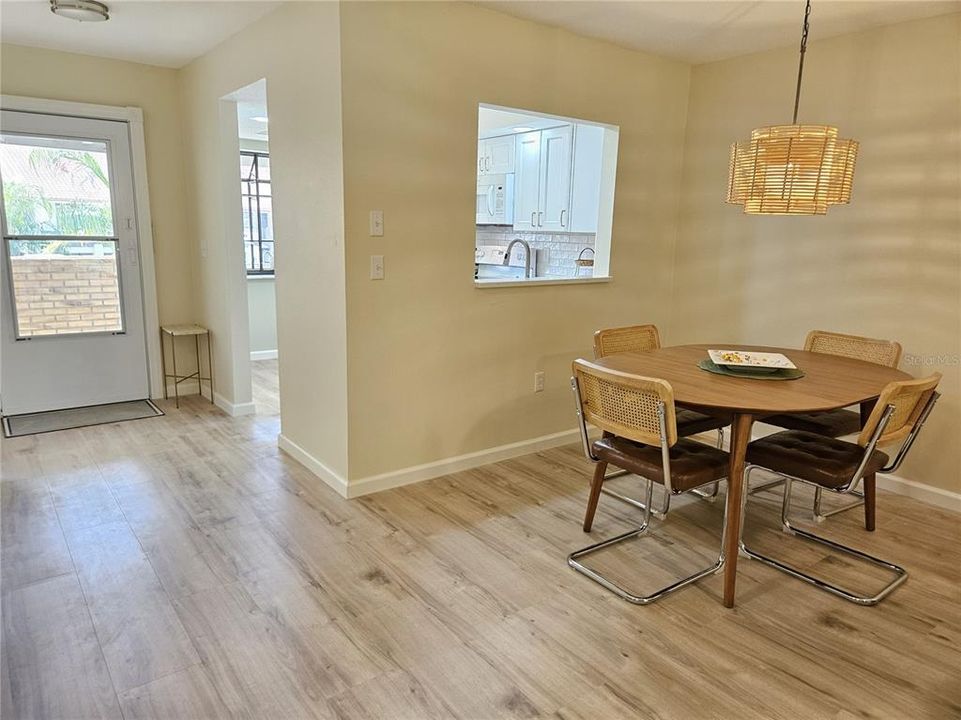 For Rent: $4,400 (2 beds, 2 baths, 1186 Square Feet)