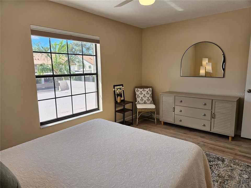 For Rent: $4,400 (2 beds, 2 baths, 1186 Square Feet)