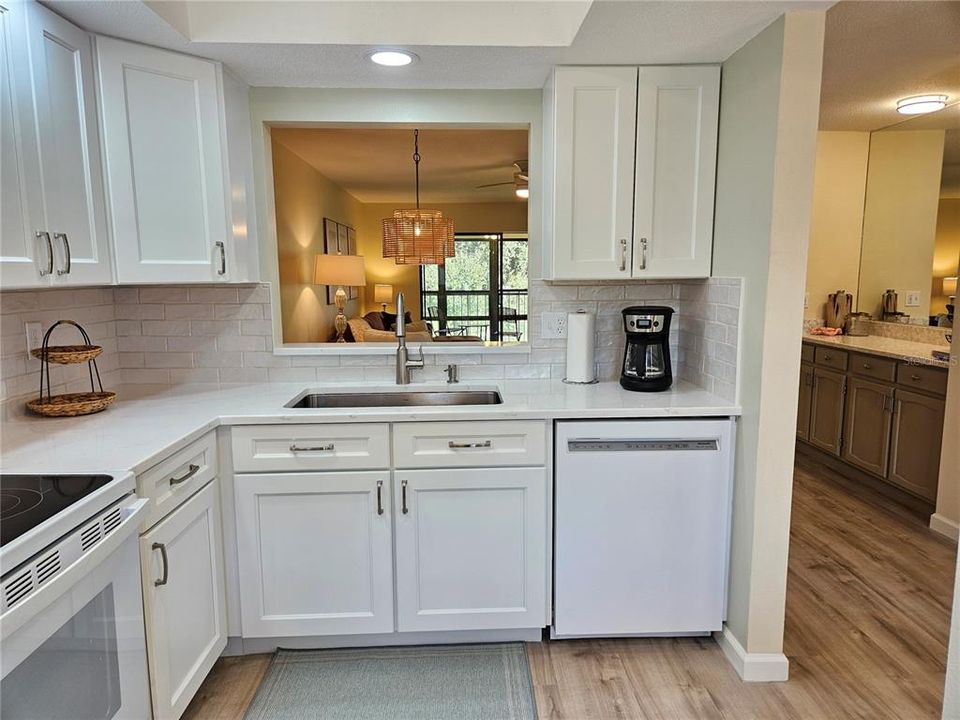 For Rent: $4,400 (2 beds, 2 baths, 1186 Square Feet)