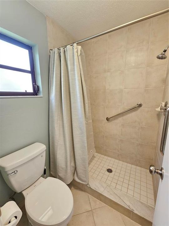 For Rent: $4,400 (2 beds, 2 baths, 1186 Square Feet)