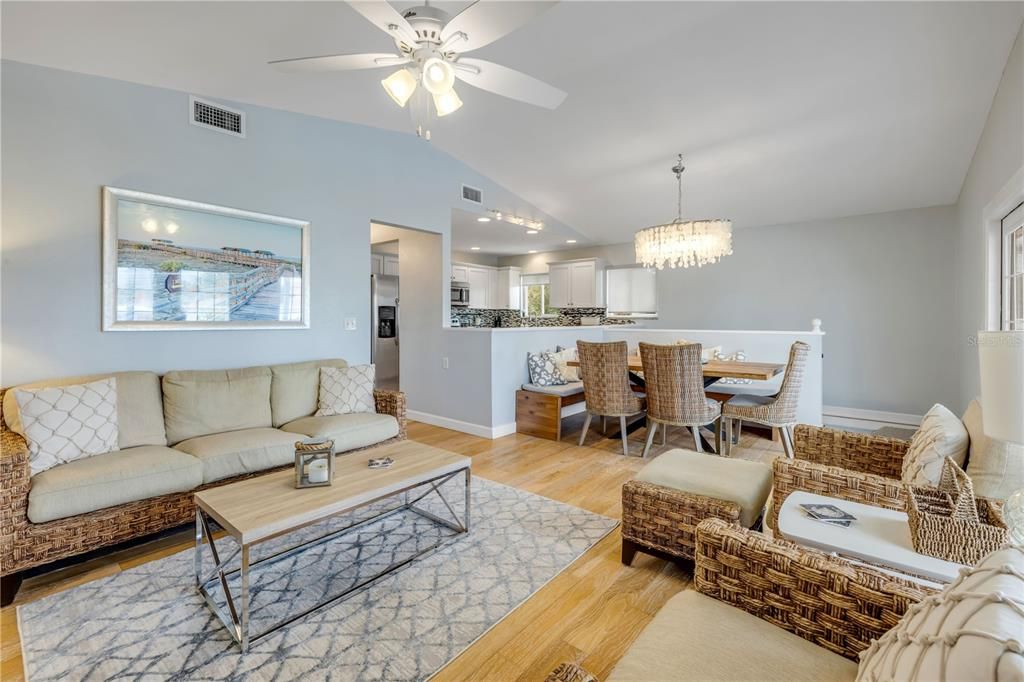 待售: $789,900 (4 贝兹, 3 浴室, 1768 平方英尺)