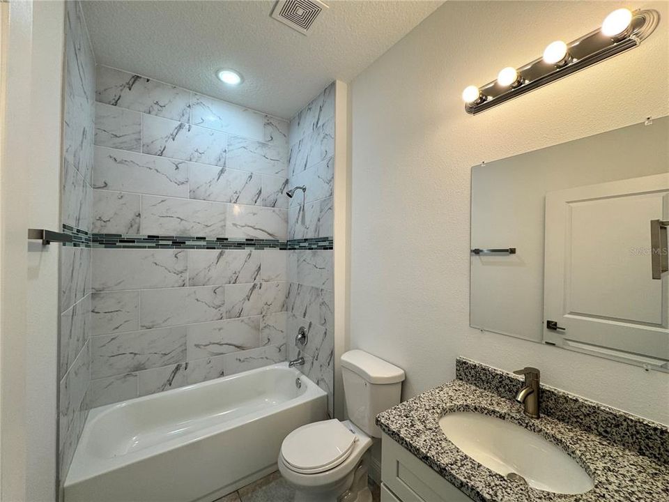 En Venta: $249,900 (4 camas, 2 baños, 1580 Pies cuadrados)