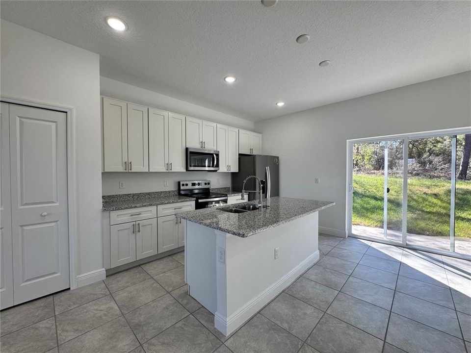 En Venta: $249,900 (4 camas, 2 baños, 1580 Pies cuadrados)