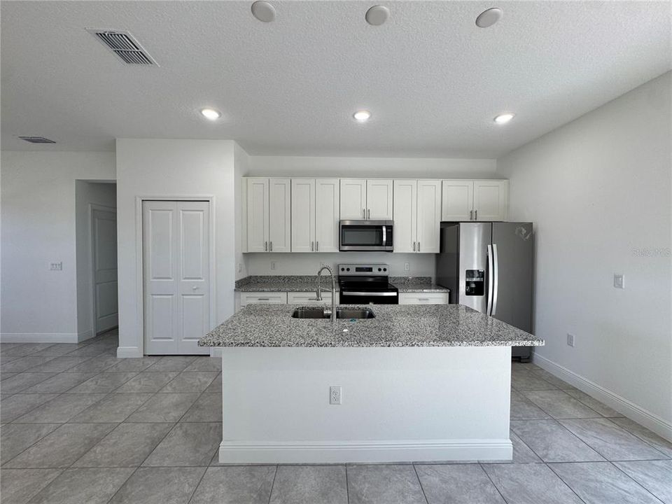 En Venta: $249,900 (4 camas, 2 baños, 1580 Pies cuadrados)