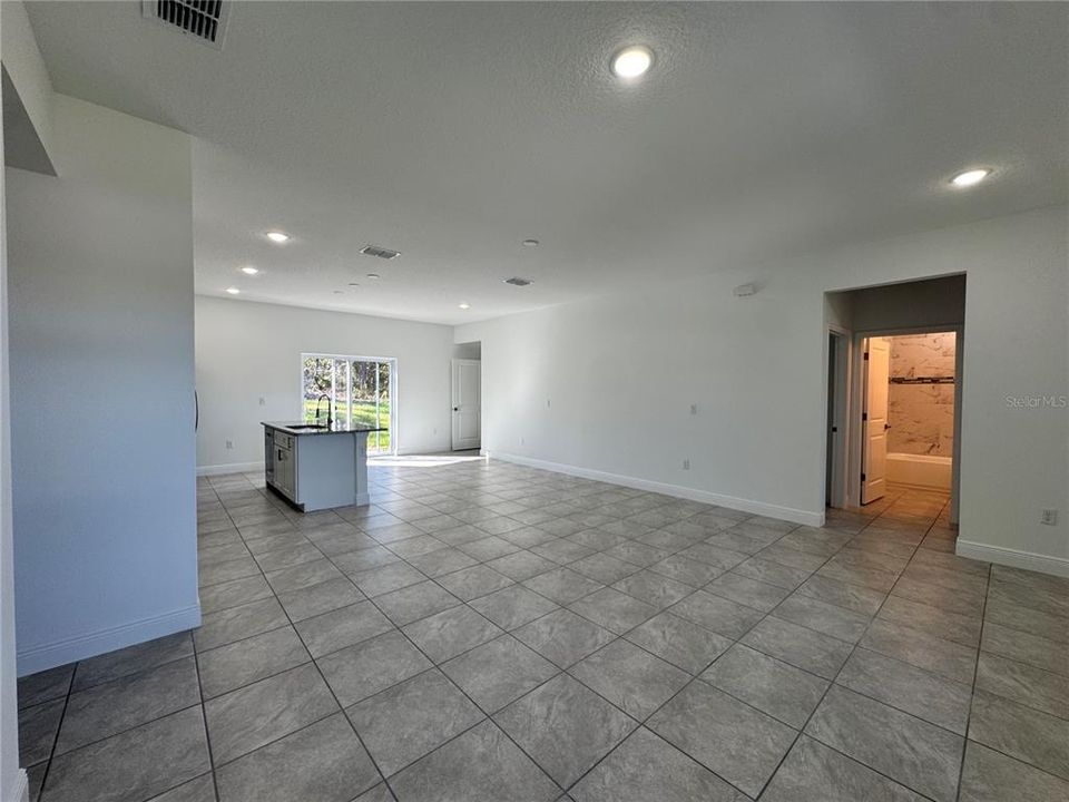 En Venta: $249,900 (4 camas, 2 baños, 1580 Pies cuadrados)