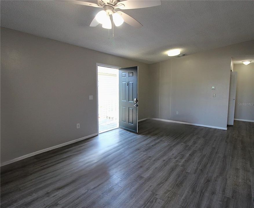 En Renta: $1,999 (3 camas, 2 baños, 1150 Pies cuadrados)