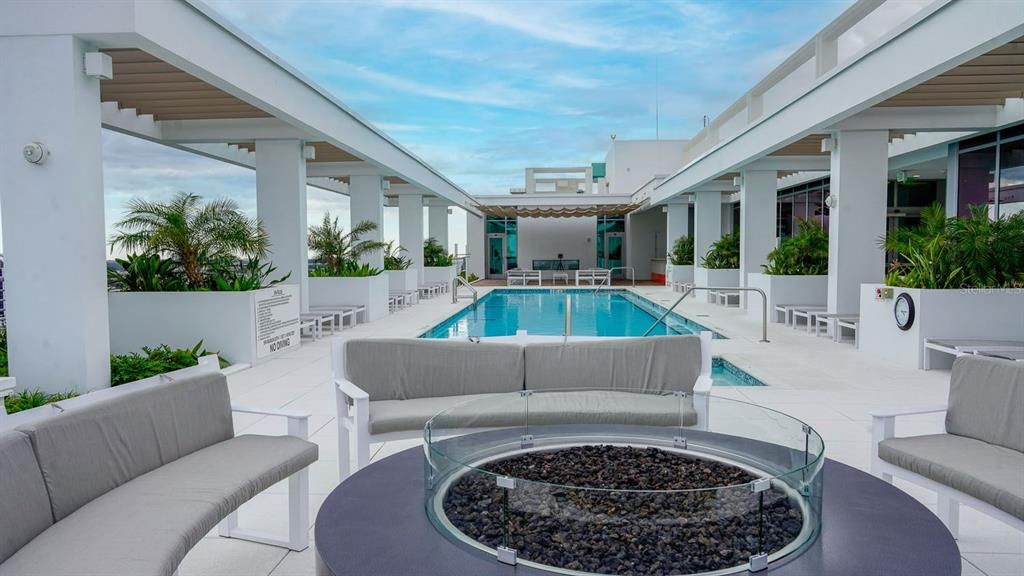 На продажу: $1,865,000 (2 спален, 2 ванн, 2297 Квадратных фут)