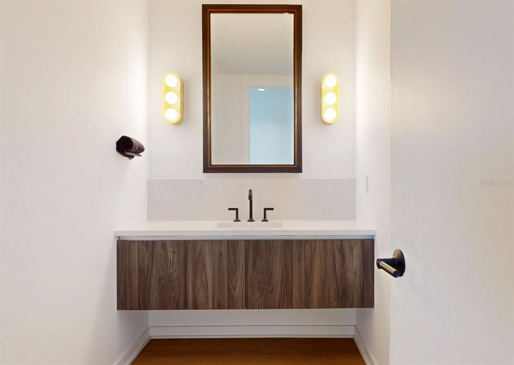 На продажу: $1,865,000 (2 спален, 2 ванн, 2297 Квадратных фут)