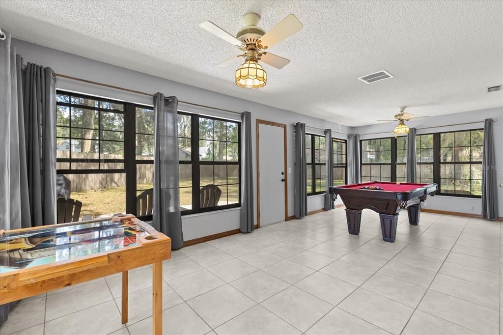 For Sale: $300,000 (3 beds, 2 baths, 1771 Square Feet)