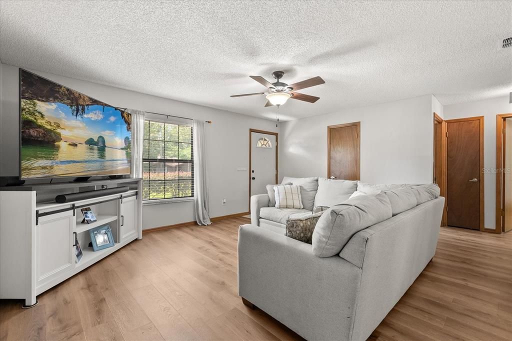 For Sale: $300,000 (3 beds, 2 baths, 1771 Square Feet)