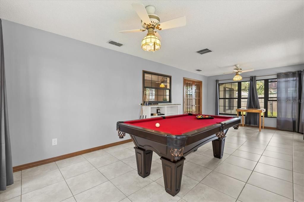 For Sale: $300,000 (3 beds, 2 baths, 1771 Square Feet)