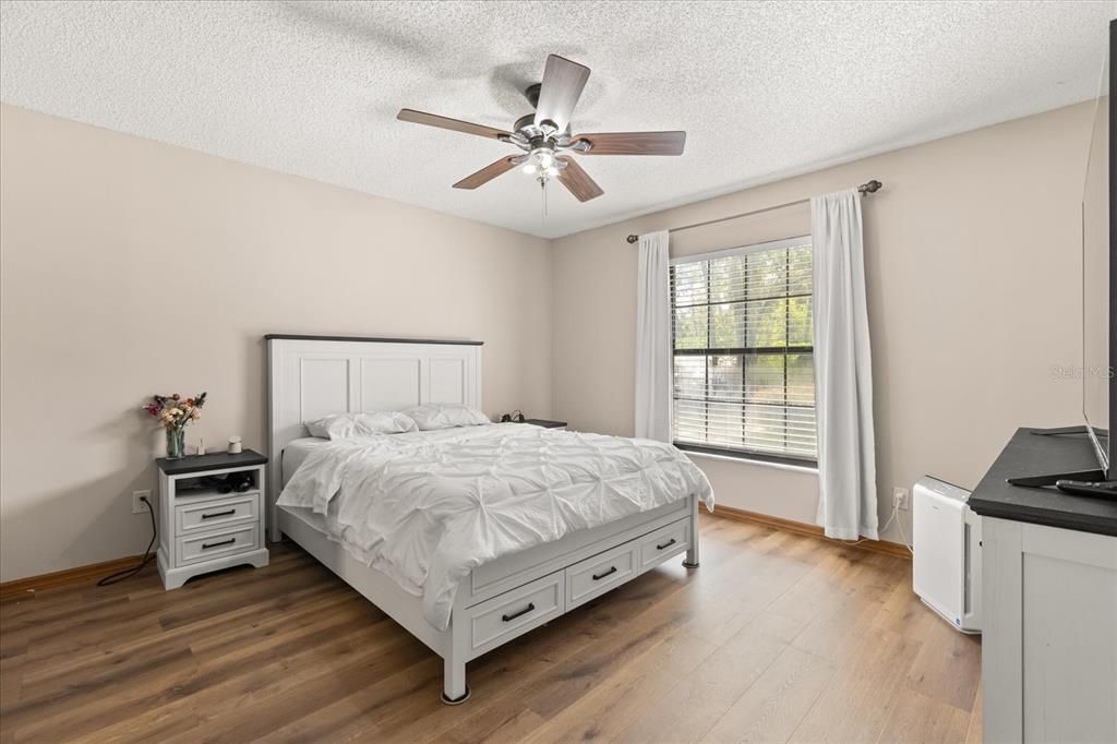 For Sale: $300,000 (3 beds, 2 baths, 1771 Square Feet)