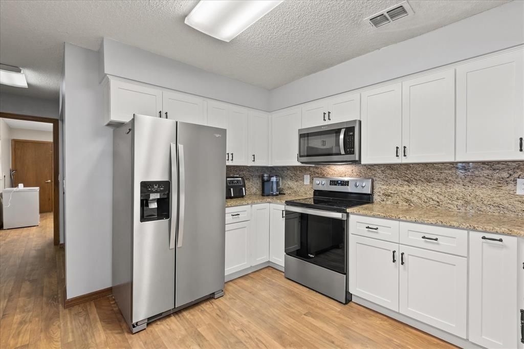 For Sale: $300,000 (3 beds, 2 baths, 1771 Square Feet)