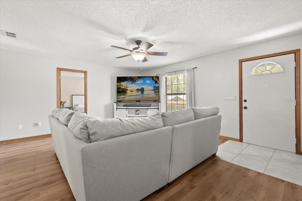 For Sale: $300,000 (3 beds, 2 baths, 1771 Square Feet)