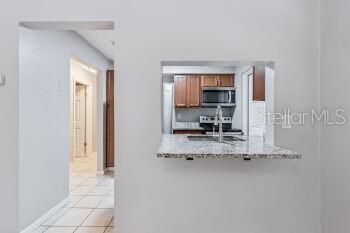 出租: $997 (2 贝兹, 1 浴室, 675 平方英尺)