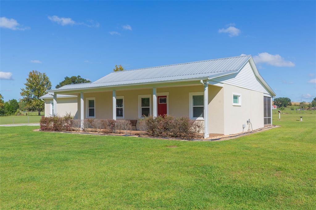 Recently Sold: $599,500 (3 beds, 2 baths, 1472 Square Feet)