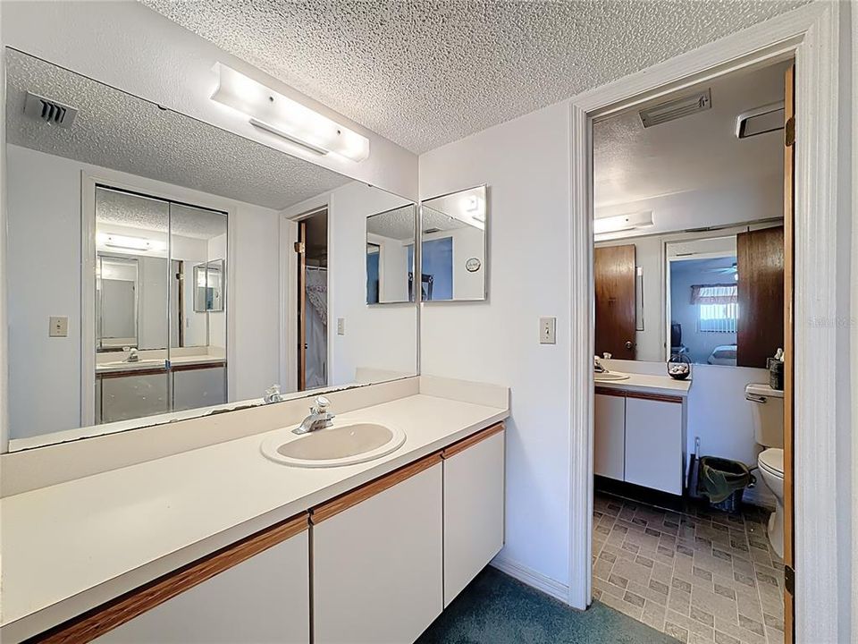 For Sale: $229,000 (3 beds, 2 baths, 1375 Square Feet)