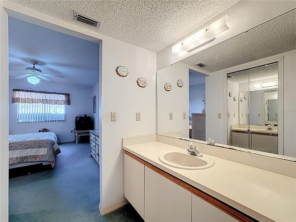 For Sale: $229,000 (3 beds, 2 baths, 1375 Square Feet)