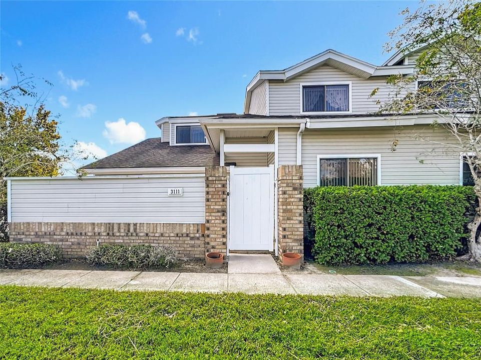 For Sale: $229,000 (3 beds, 2 baths, 1375 Square Feet)