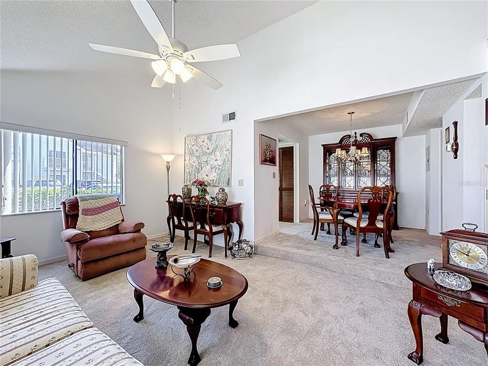 For Sale: $229,000 (3 beds, 2 baths, 1375 Square Feet)