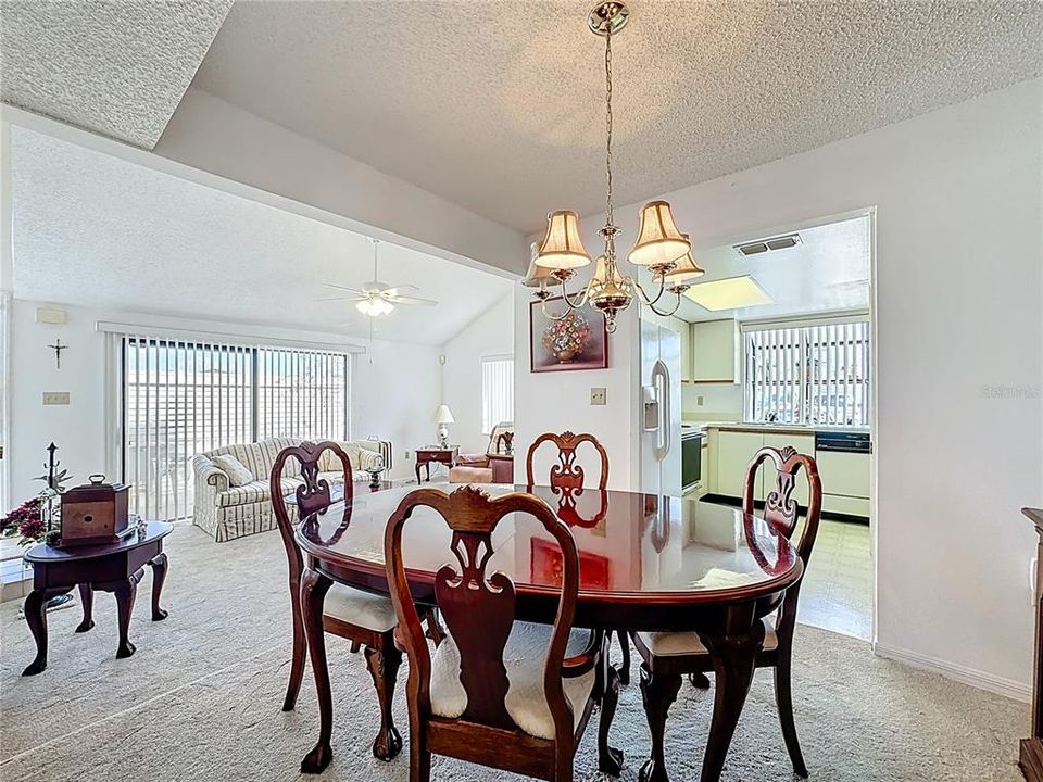 For Sale: $229,000 (3 beds, 2 baths, 1375 Square Feet)