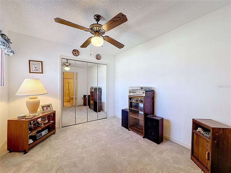 For Sale: $229,000 (3 beds, 2 baths, 1375 Square Feet)