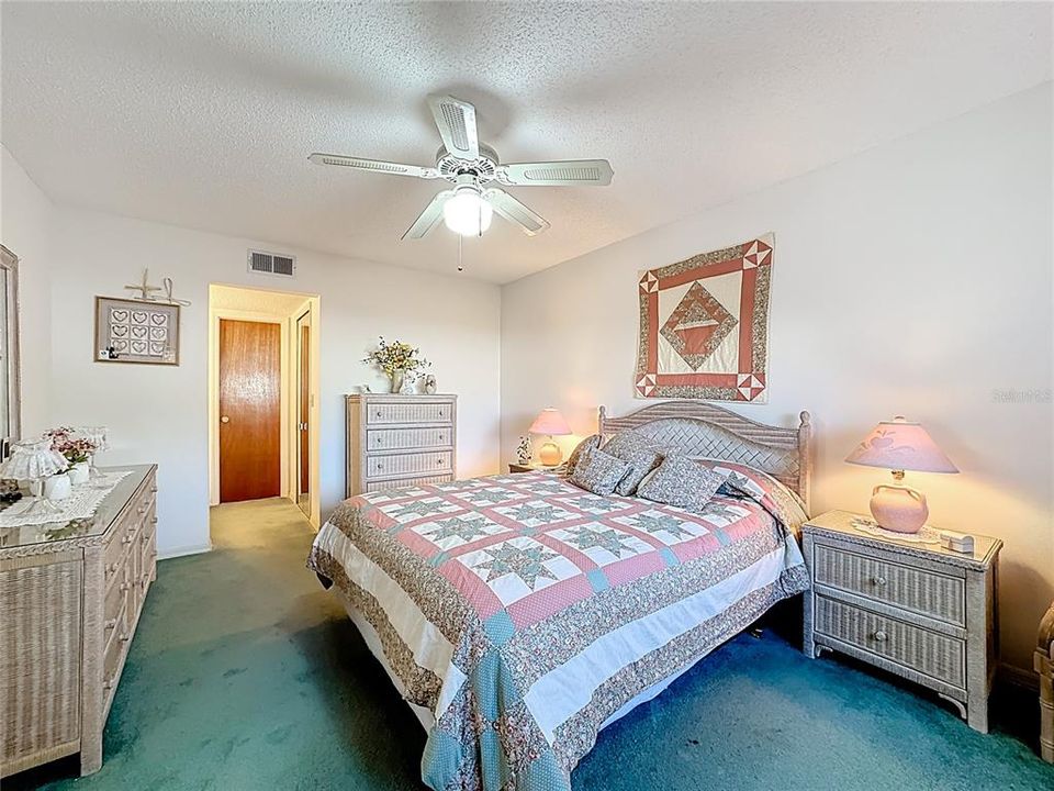 For Sale: $229,000 (3 beds, 2 baths, 1375 Square Feet)