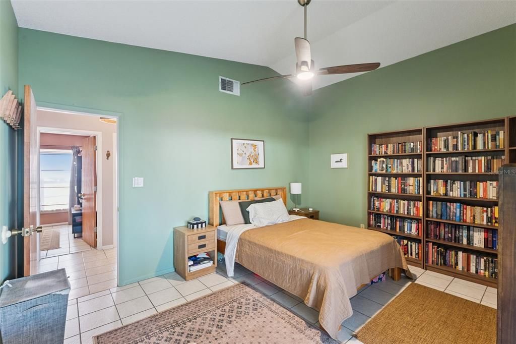 Active With Contract: $365,000 (3 beds, 2 baths, 1233 Square Feet)