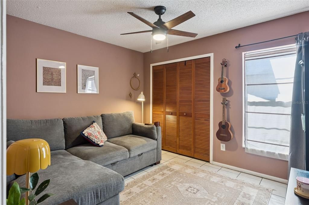 Active With Contract: $365,000 (3 beds, 2 baths, 1233 Square Feet)