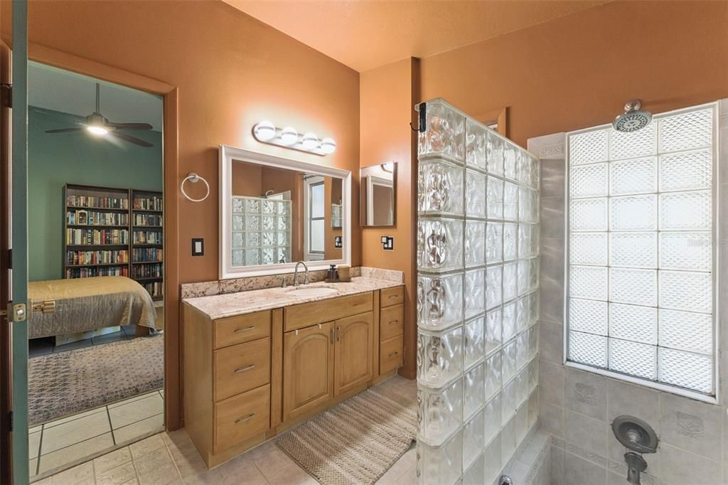 Active With Contract: $365,000 (3 beds, 2 baths, 1233 Square Feet)