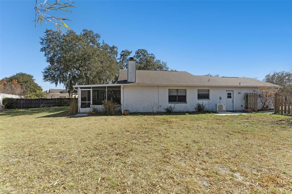 Active With Contract: $365,000 (3 beds, 2 baths, 1233 Square Feet)