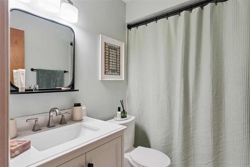 Active With Contract: $365,000 (3 beds, 2 baths, 1233 Square Feet)