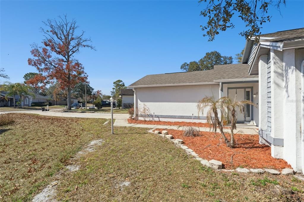 Active With Contract: $365,000 (3 beds, 2 baths, 1233 Square Feet)