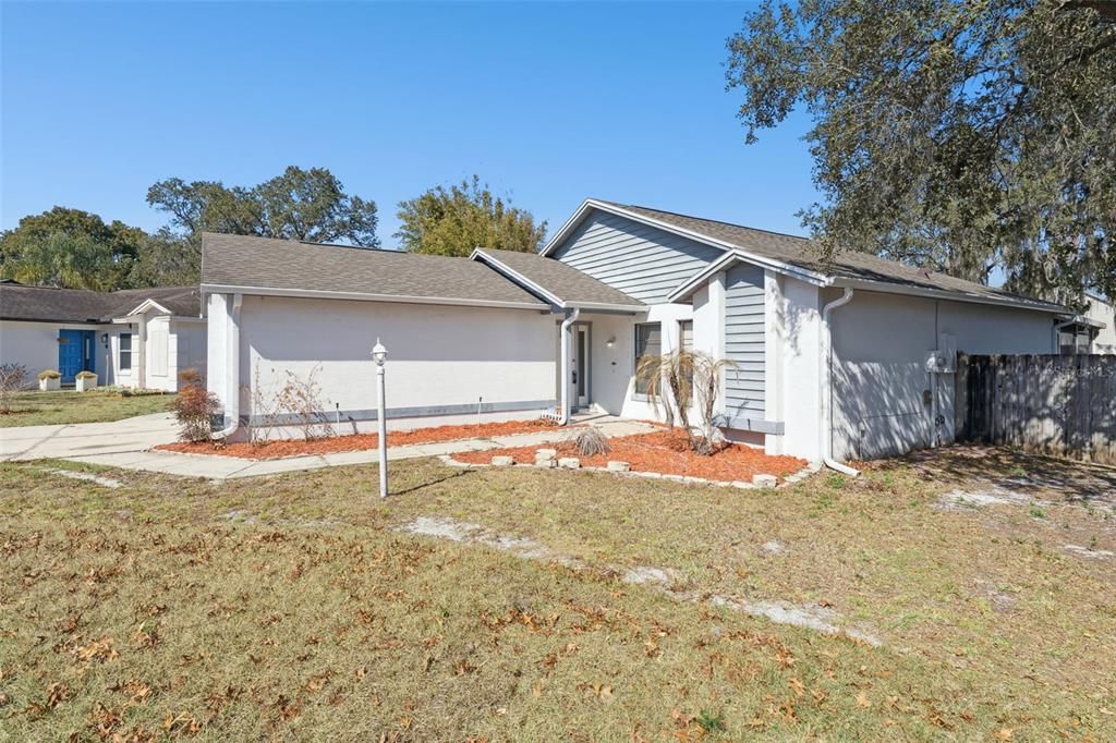 Active With Contract: $365,000 (3 beds, 2 baths, 1233 Square Feet)