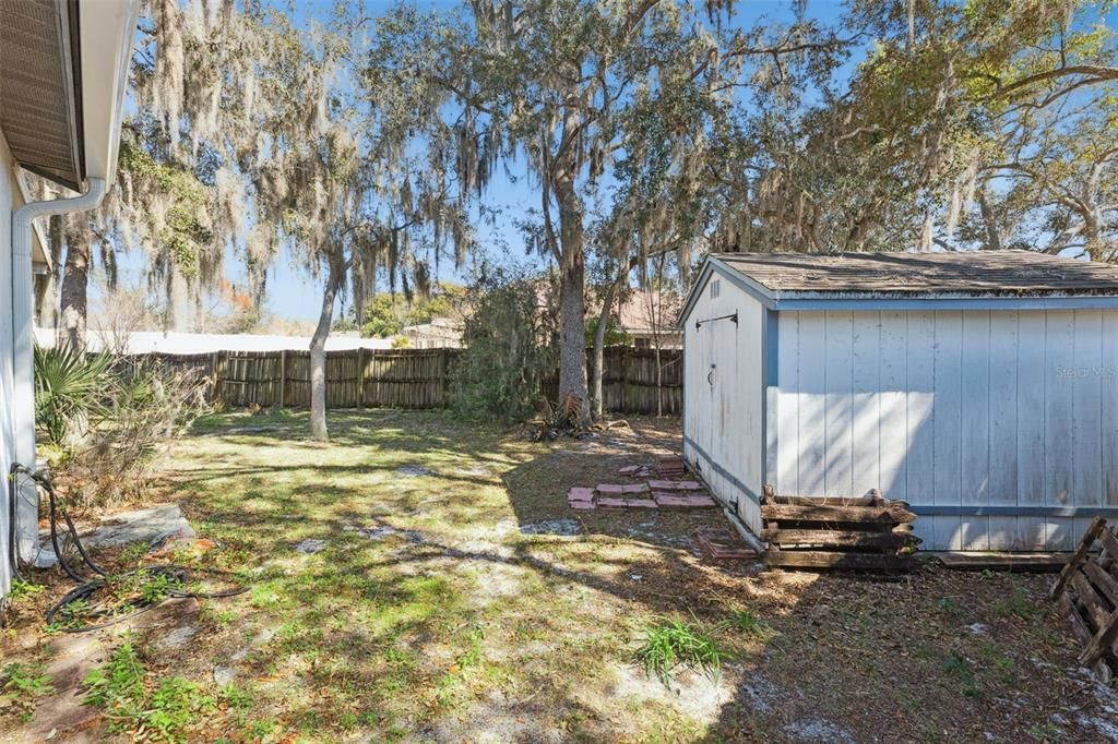 Active With Contract: $365,000 (3 beds, 2 baths, 1233 Square Feet)