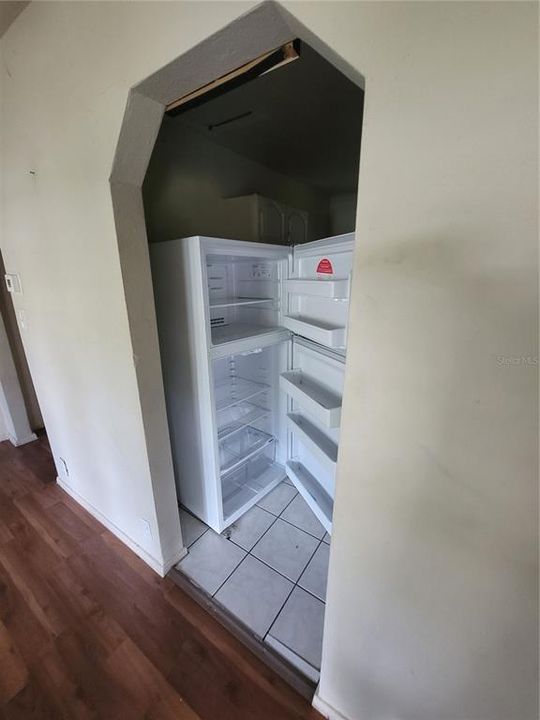 For Rent: $1,600 (3 beds, 1 baths, 750 Square Feet)