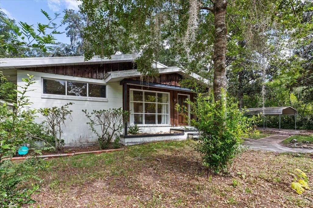 合同活跃: $275,000 (3 贝兹, 1 浴室, 1602 平方英尺)