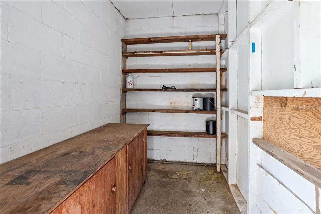 合同活跃: $275,000 (3 贝兹, 1 浴室, 1602 平方英尺)