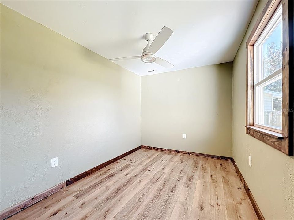 待售: $204,000 (3 贝兹, 2 浴室, 1320 平方英尺)