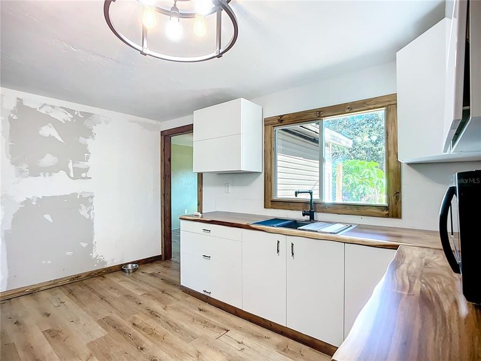 待售: $204,000 (3 贝兹, 2 浴室, 1320 平方英尺)