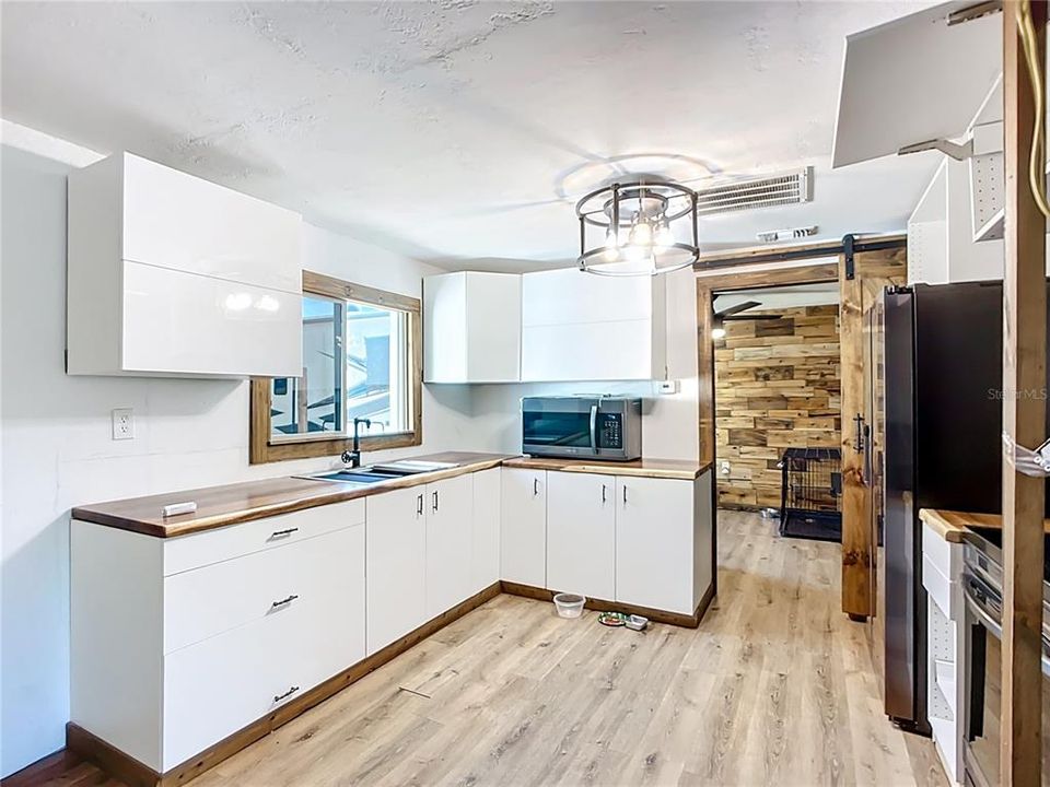 待售: $204,000 (3 贝兹, 2 浴室, 1320 平方英尺)