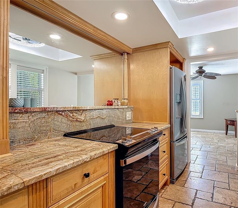 En Venta: $499,000 (3 camas, 2 baños, 2110 Pies cuadrados)