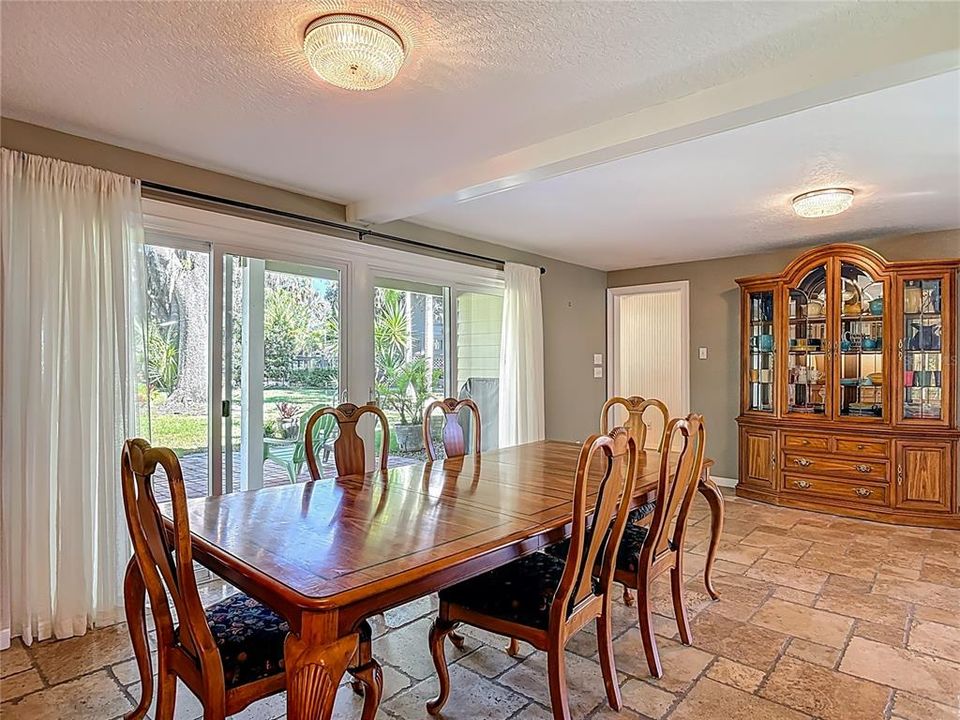 En Venta: $499,000 (3 camas, 2 baños, 2110 Pies cuadrados)